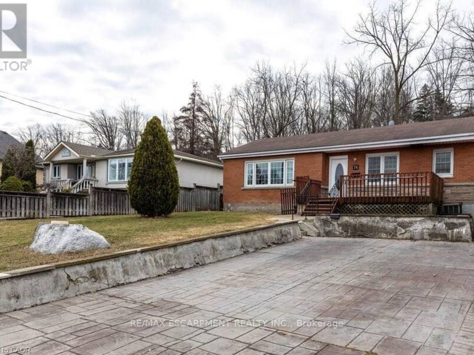 76 MARGARET AVENUE, Hamilton, Ontario L8G 3G5