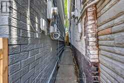 827 CRAVEN ROAD | Toronto Ontario | Slide Image Eight