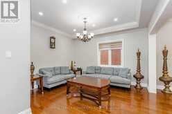 42 DELRAY DRIVE | Markham Ontario | Slide Image Ten