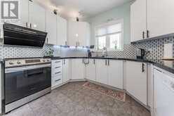 221 WOODSPRING AVENUE | Newmarket Ontario | Slide Image Eleven