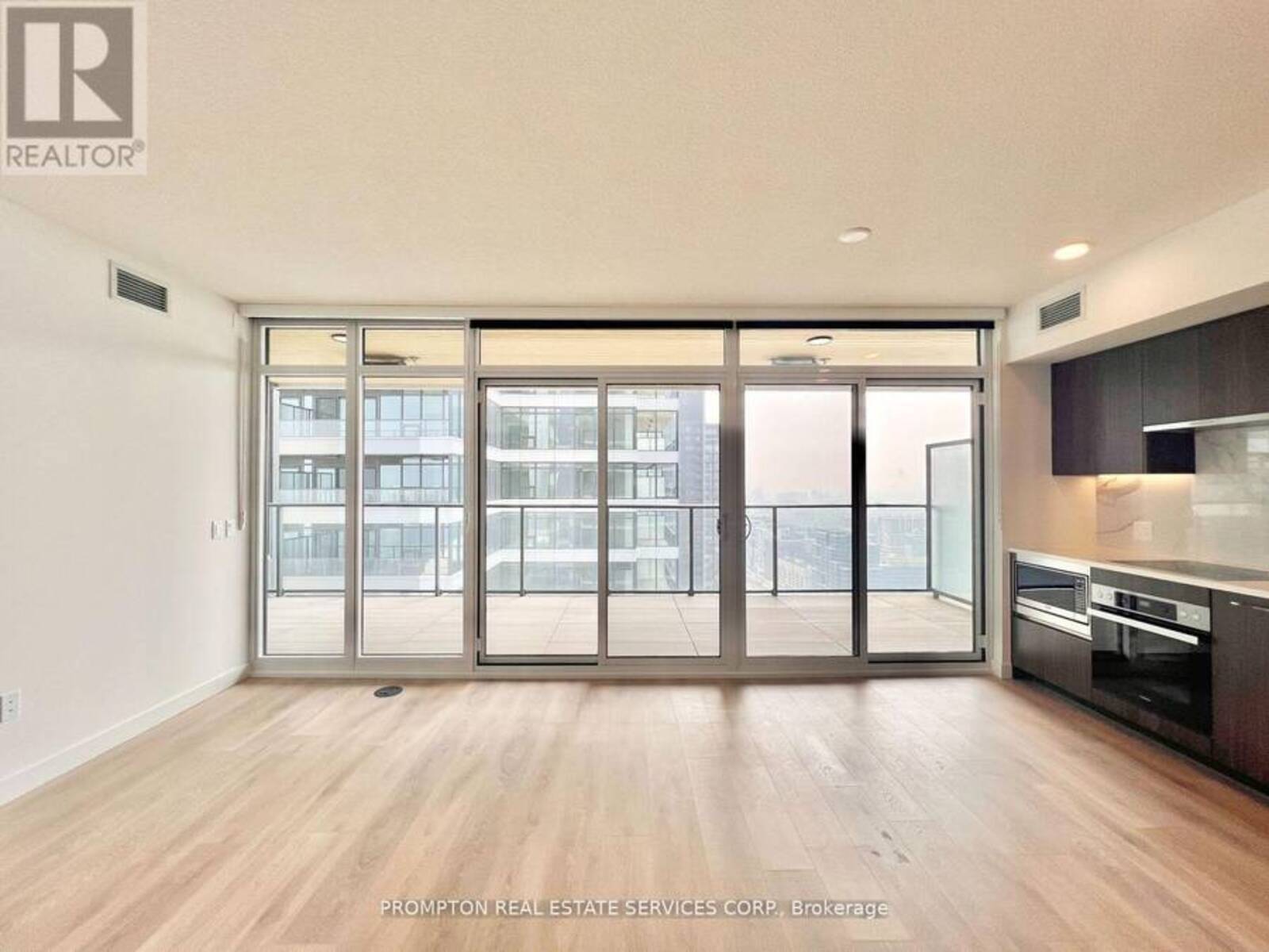 4210 - 1 CONCORD CITYPLACE WAY, Toronto, Ontario M5V 0X3