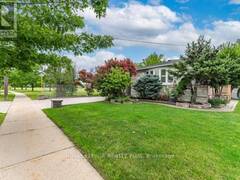 87 HULLMAR DRIVE Toronto Ontario, M3N 2E2