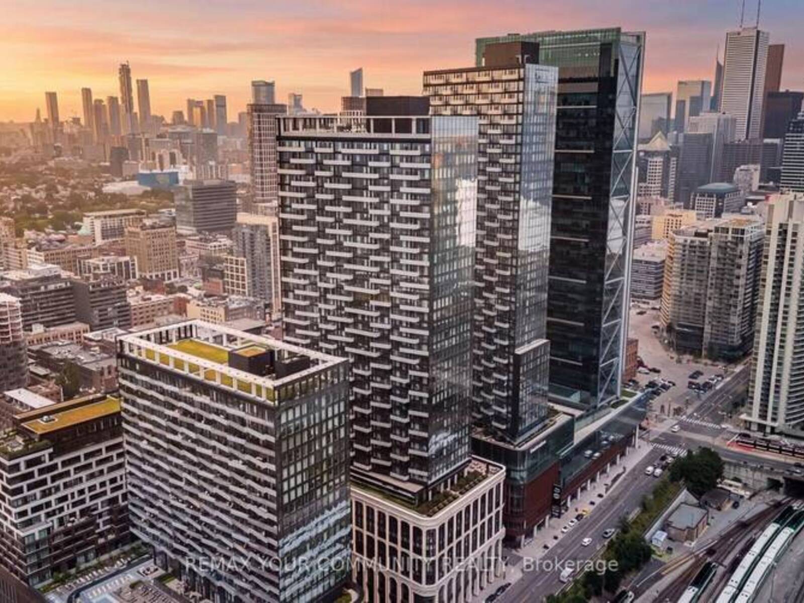 2015 - 470 FRONT STREET, Toronto, Ontario M5V 0V6