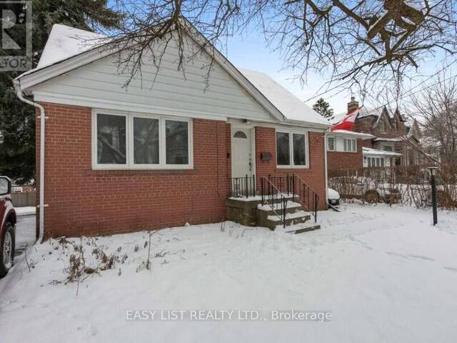 39 CHURCHILL AVENUE Toronto Ontario, M2N 1Y6 - 4 Bedrooms Home For Sale