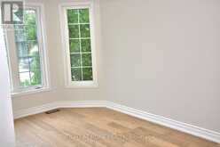 255 MARBLE PLACE | Newmarket Ontario | Slide Image Four
