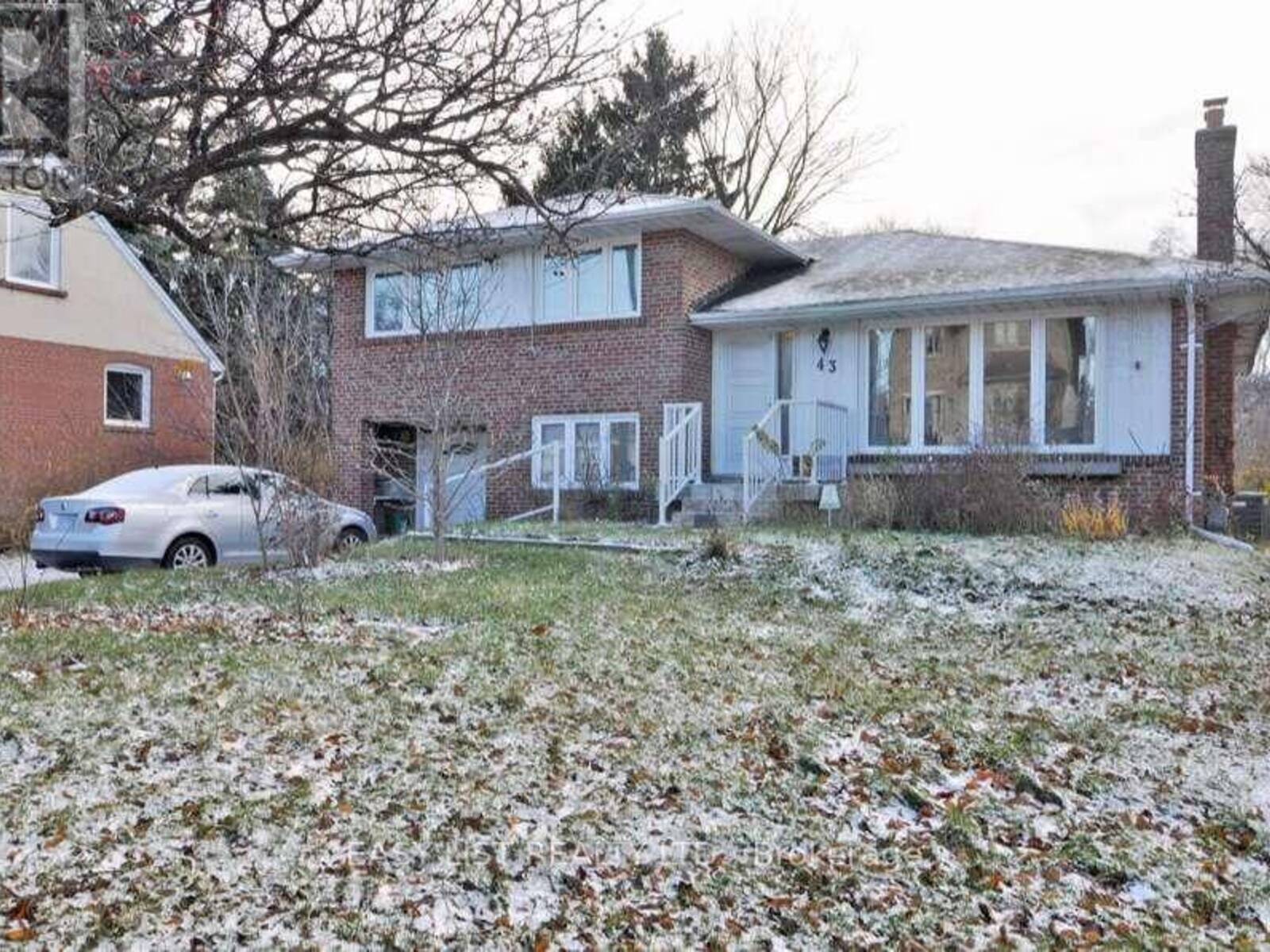 43 CHURCHILL AVENUE, Toronto, Ontario M6J 2B5