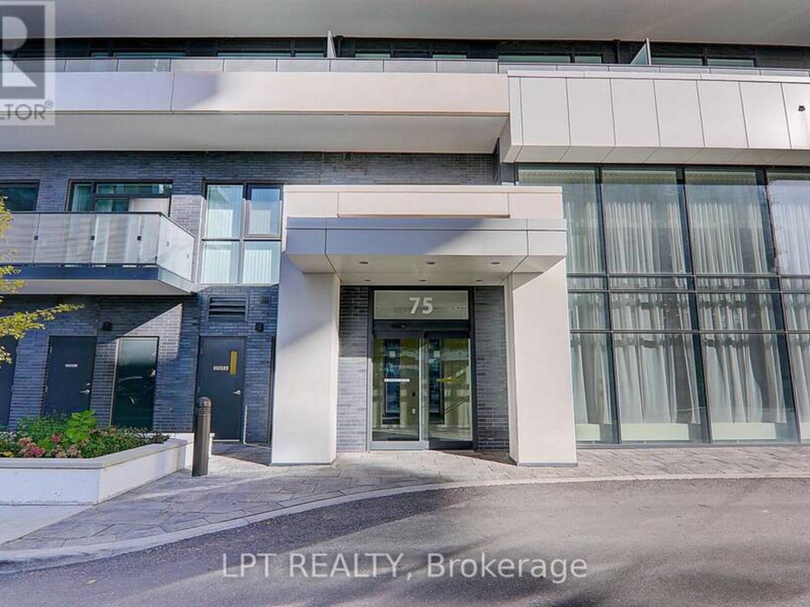 1601 - 75 ONEIDA CRESCENT, Richmond Hill, Ontario L4B 0H3