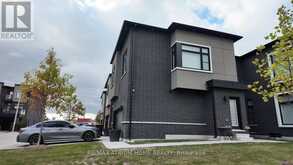 5 NORBURY CRESCENT | Toronto Ontario | Slide Image Three