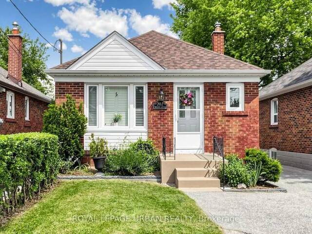 202 VIRGINIA AVENUE Toronto Ontario, M4C 2T7 - 3 Bedrooms Home For Sale