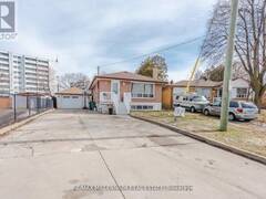 13 CUMBERLAND DRIVE Brampton Ontario, L6V 1W5