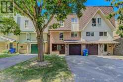 92 POPLAR CRESCENT W | Aurora Ontario | Slide Image Four