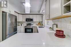 92 POPLAR CRESCENT W | Aurora Ontario | Slide Image Nine