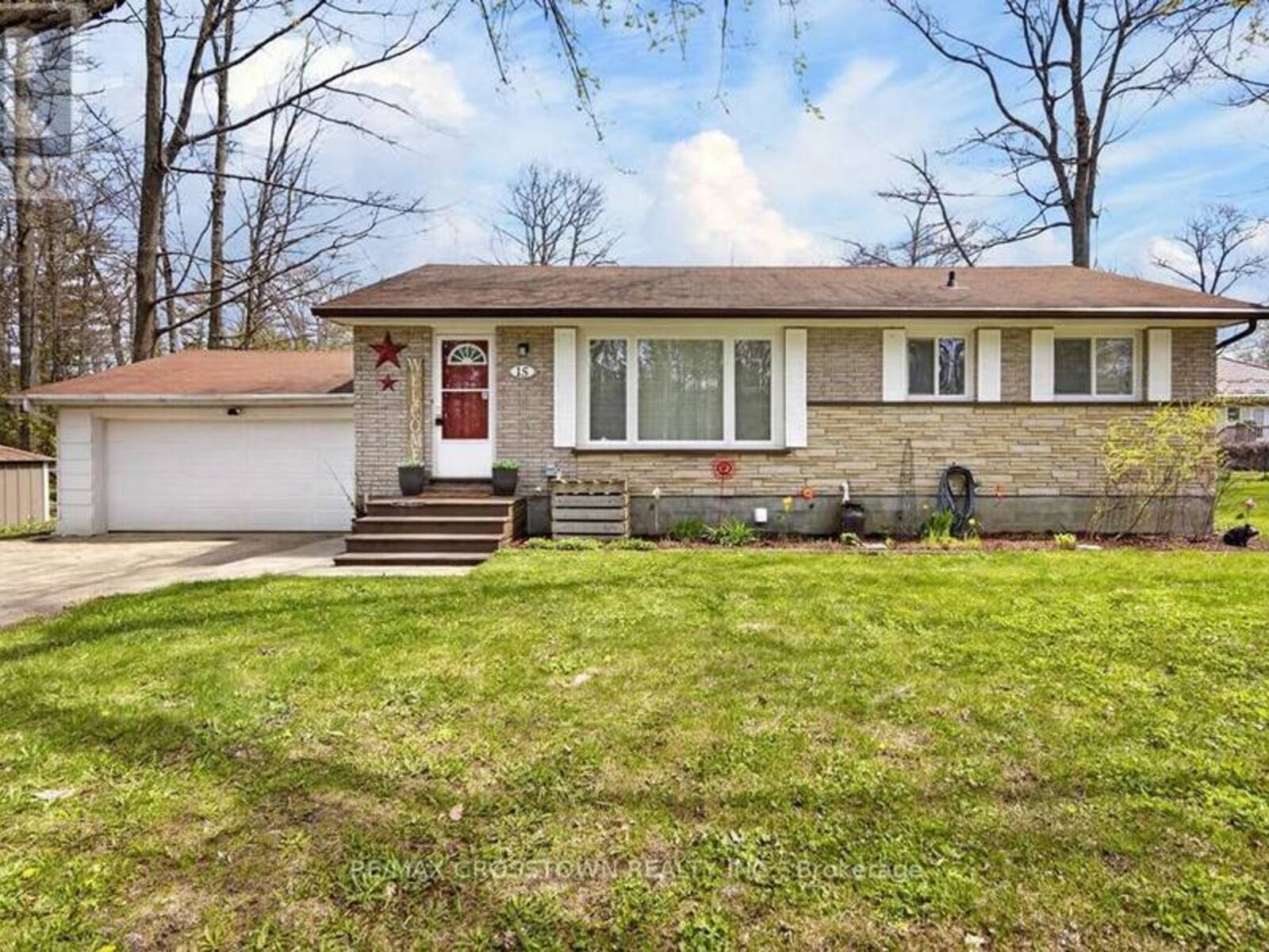 15 SMALLMAN DRIVE, Wasaga Beach, Ontario L9Z 1L1