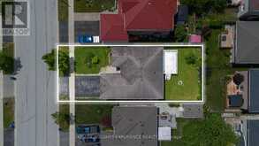 90 SPROULE DRIVE | Barrie Ontario | Slide Image Forty