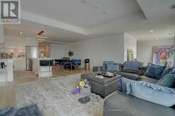 712 - 8 BEVERLEY GLEN BOULEVARD | Vaughan Ontario | Slide Image Thirteen