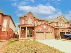 142 GOLD PARK GATE Angus Ontario, L3W 0B4