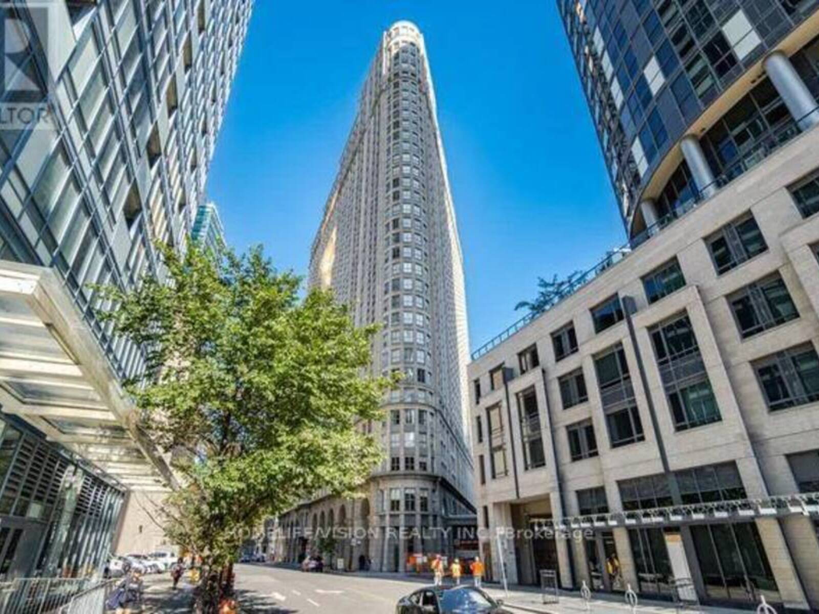 706 - 25 THE ESPLANADE, Toronto, Ontario M5E 1W5