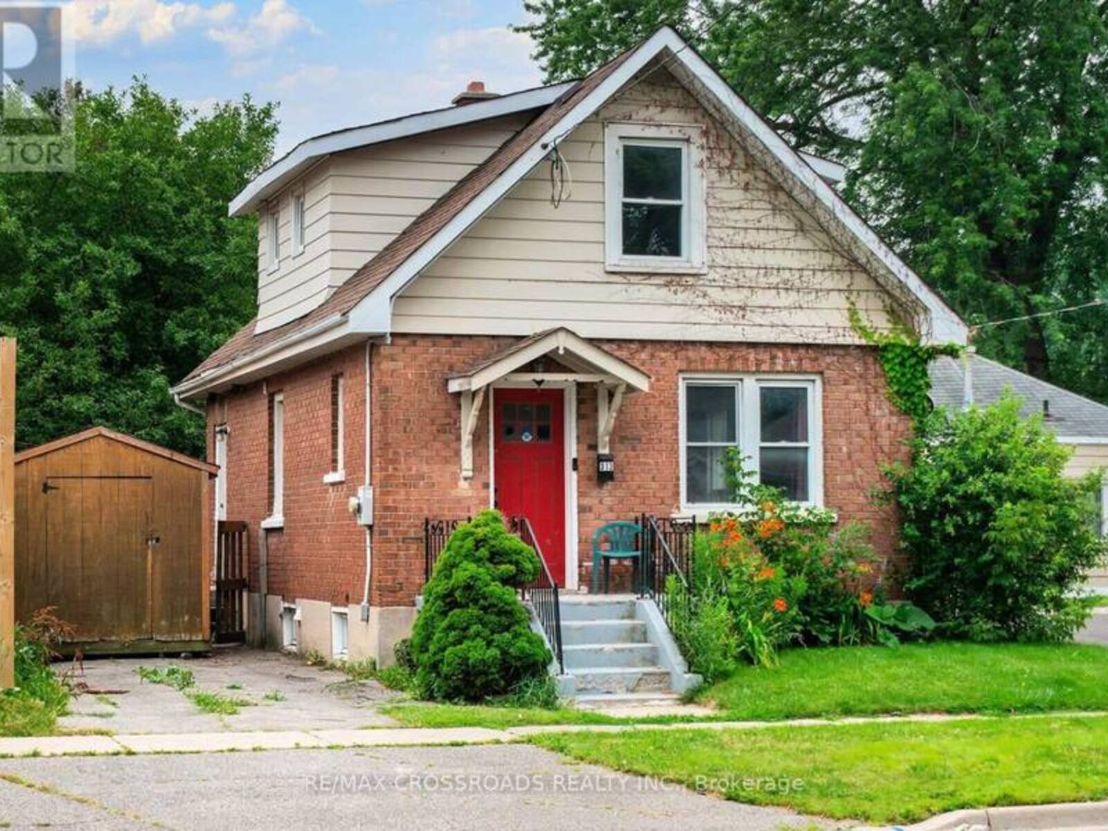 313 OLIVE AVENUE, Oshawa, Ontario L1H 2P5