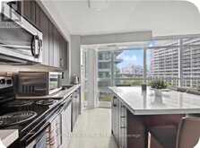 620 - 215 FORT YORK BOULEVARD | Toronto Ontario | Slide Image Eight