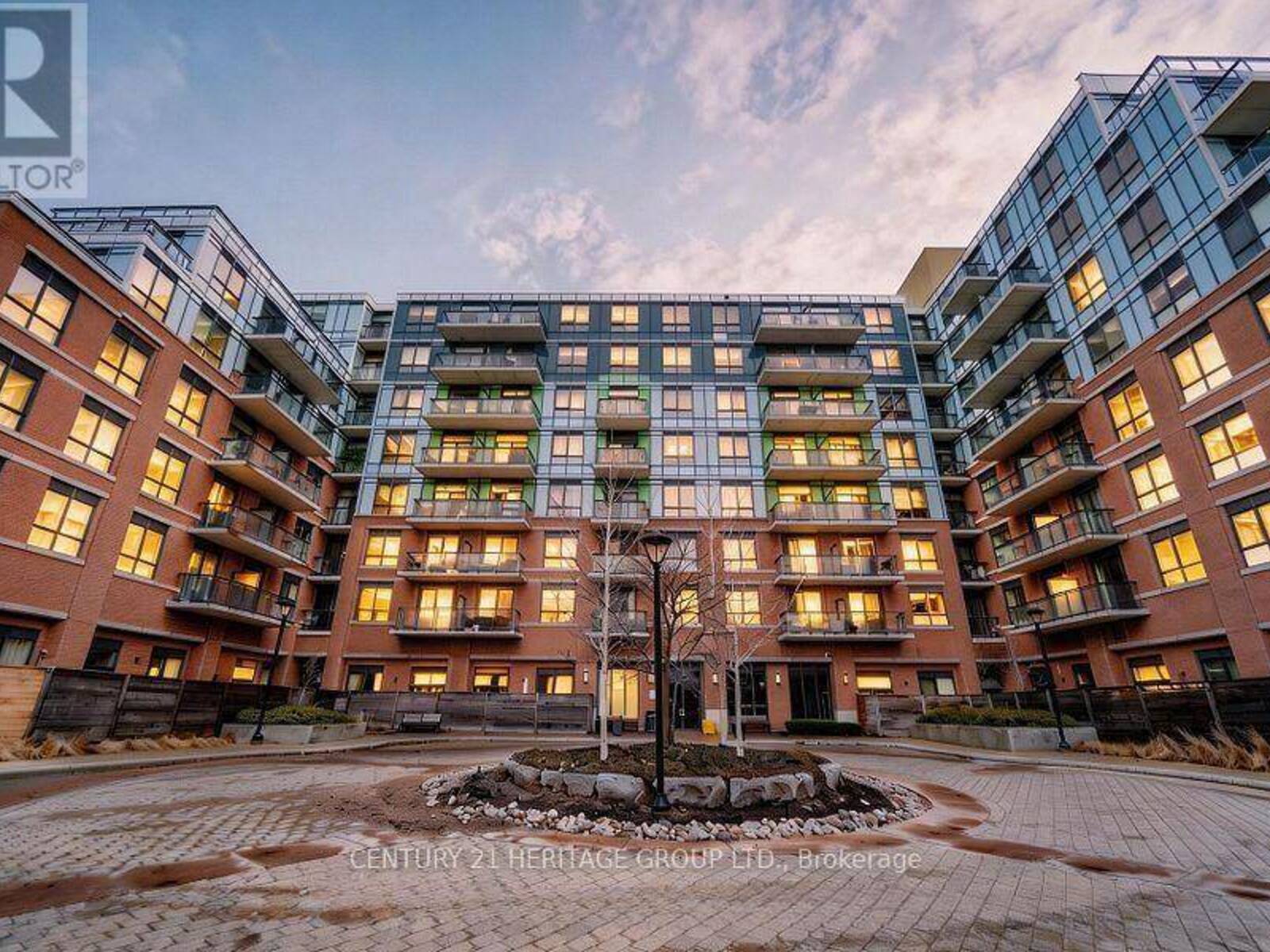 319 - 11611 YONGE STREET, Richmond Hill, Ontario L4E 1G2