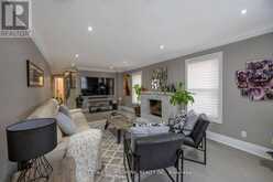 1 REGENT STREET | Richmond Hill Ontario | Slide Image Thirteen