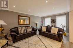 1 REGENT STREET | Richmond Hill Ontario | Slide Image Six