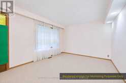 7 SAUNDERS CRESCENT | Toronto Ontario | Slide Image Seven