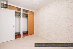 7 SAUNDERS CRESCENT | Toronto Ontario | Slide Image Eighteen