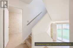 7 SAUNDERS CRESCENT | Toronto Ontario | Slide Image Fifteen