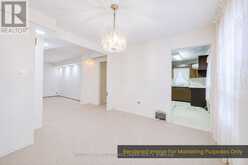 7 SAUNDERS CRESCENT | Toronto Ontario | Slide Image Nine