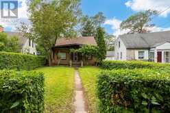 7 SAUNDERS CRESCENT | Toronto Ontario | Slide Image One