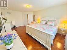 325 ADMIRAL DRIVE | Oakville Ontario | Slide Image Nineteen