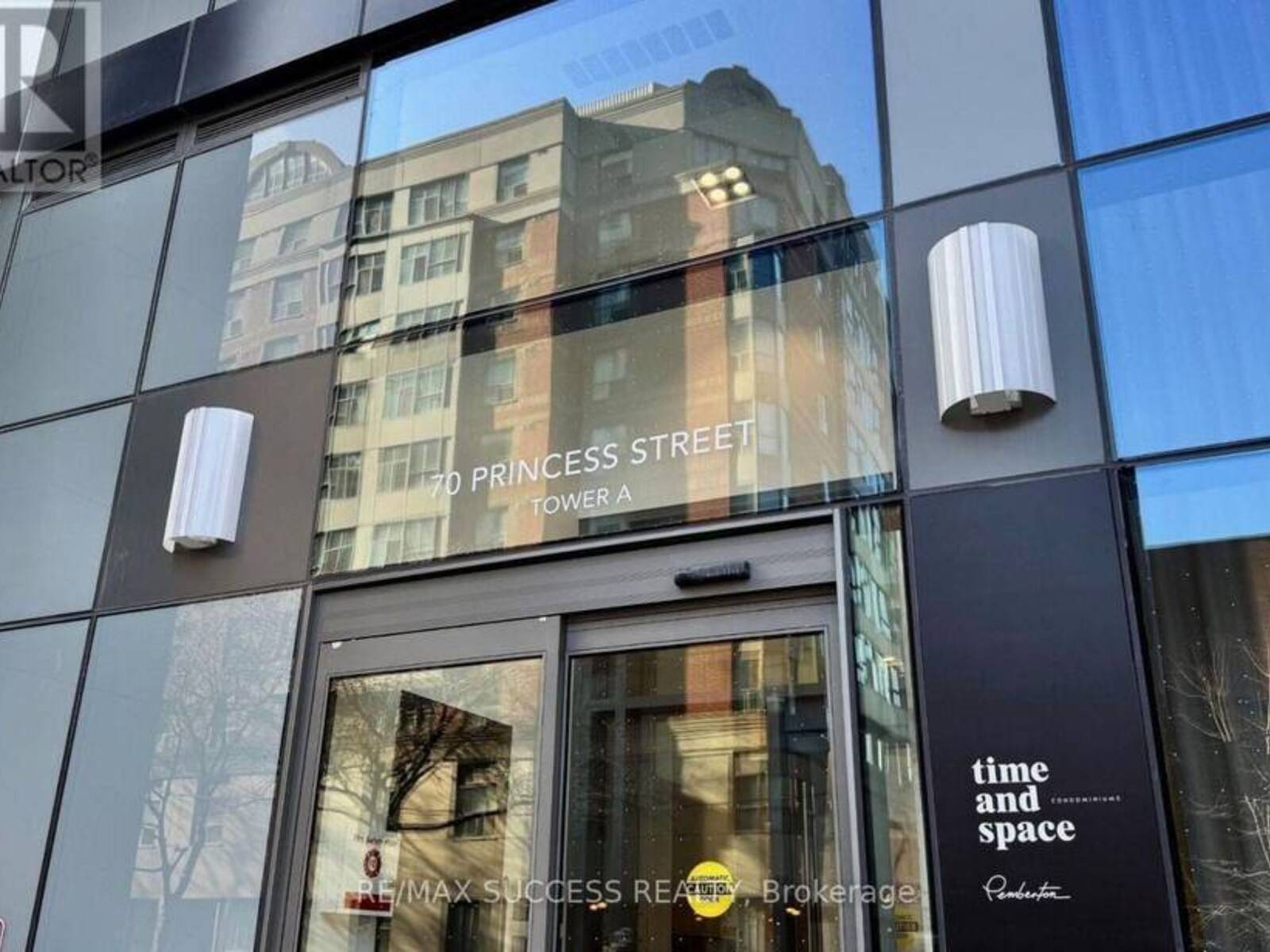 1925A - 70 PRINCESS STREET, Toronto, Ontario M5A 0X6