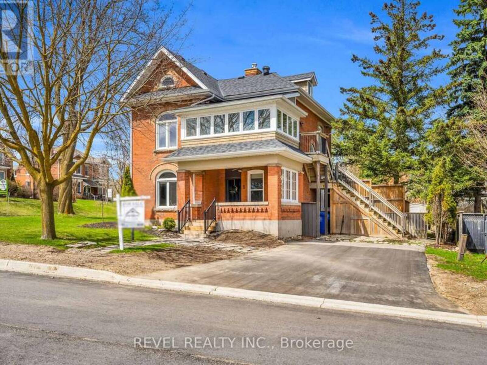 1 THIRD AVENUE, Orangeville, Ontario L9W 1G8