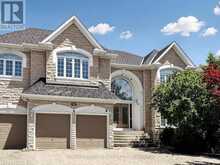 16 FRYBROOK CRESCENT | Richmond Hill Ontario | Slide Image Three