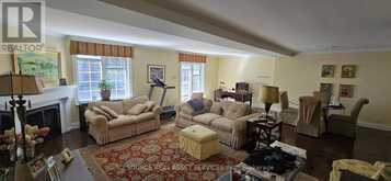 45 CLAREVILLE CRESCENT | Toronto Ontario | Slide Image Eighteen