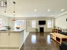 3 COLLIER CRESCENT | Markham Ontario | Slide Image Five