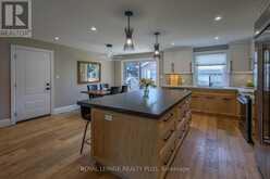 884 EAGLE DRIVE | Burlington Ontario | Slide Image Eighteen