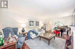 500 BLENHEIM CRESCENT | Oakville Ontario | Slide Image Seventeen