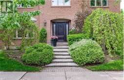 500 BLENHEIM CRESCENT | Oakville Ontario | Slide Image Four