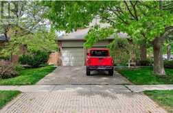 500 BLENHEIM CRESCENT | Oakville Ontario | Slide Image Five