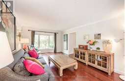 500 BLENHEIM CRESCENT | Oakville Ontario | Slide Image Nine