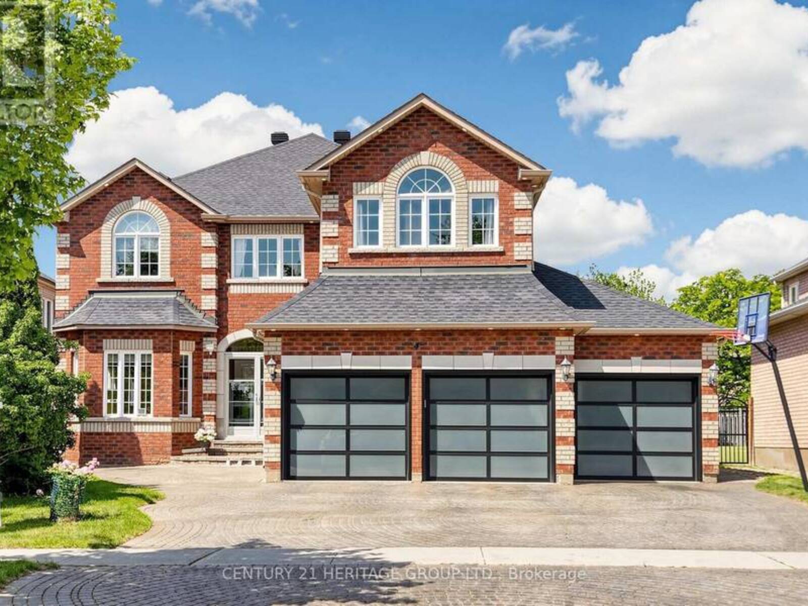4 MUMBERSON COURT, Markham, Ontario L6C 1Y4