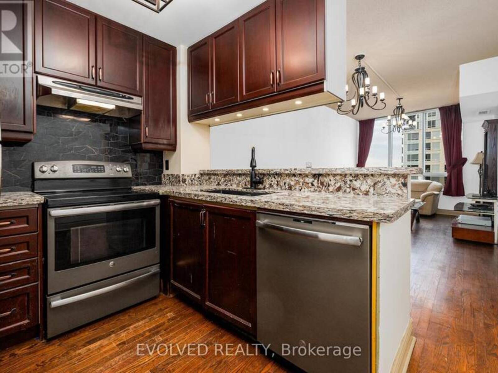 2008 - 2 REAN DRIVE, Toronto, Ontario M2K 3B8