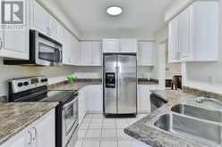 15 ROBERTDALE COURT | Whitchurch-Stouffville Ontario | Slide Image Eight