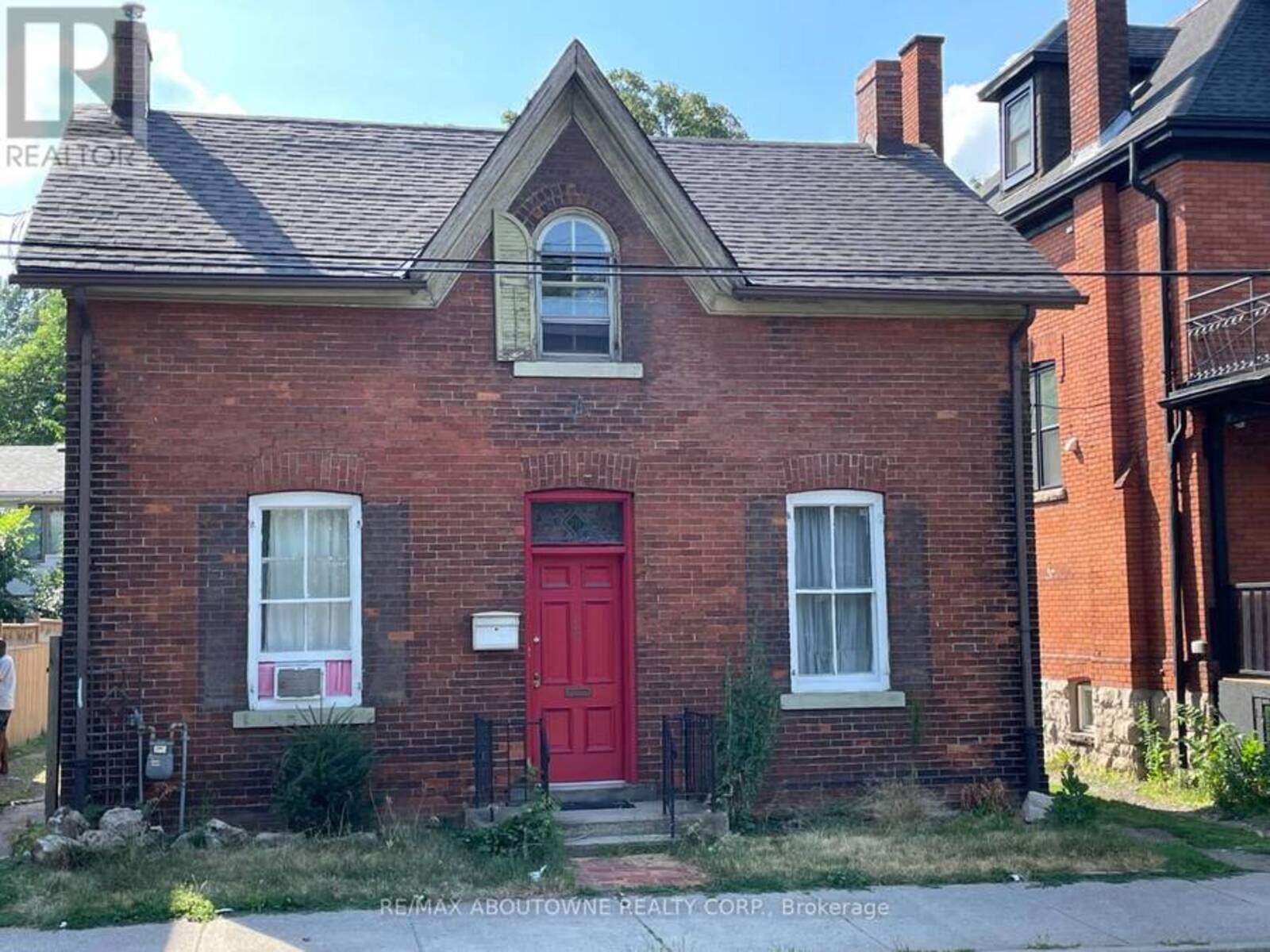 70 WELLINGTON STREET S, Hamilton, Ontario L8N 2R1