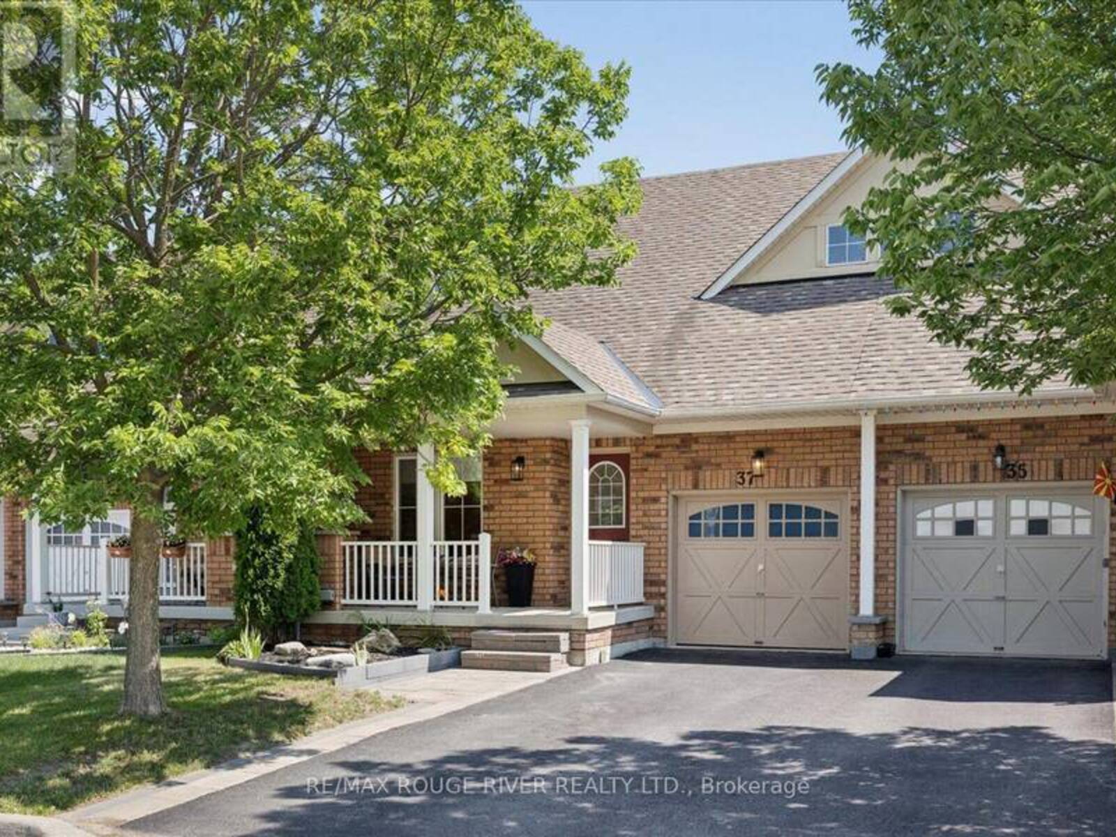 37 BURWELL STREET, Whitby, Ontario L1R 0B7
