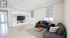 816 APPLE TERRACE | Milton Ontario | Slide Image Six