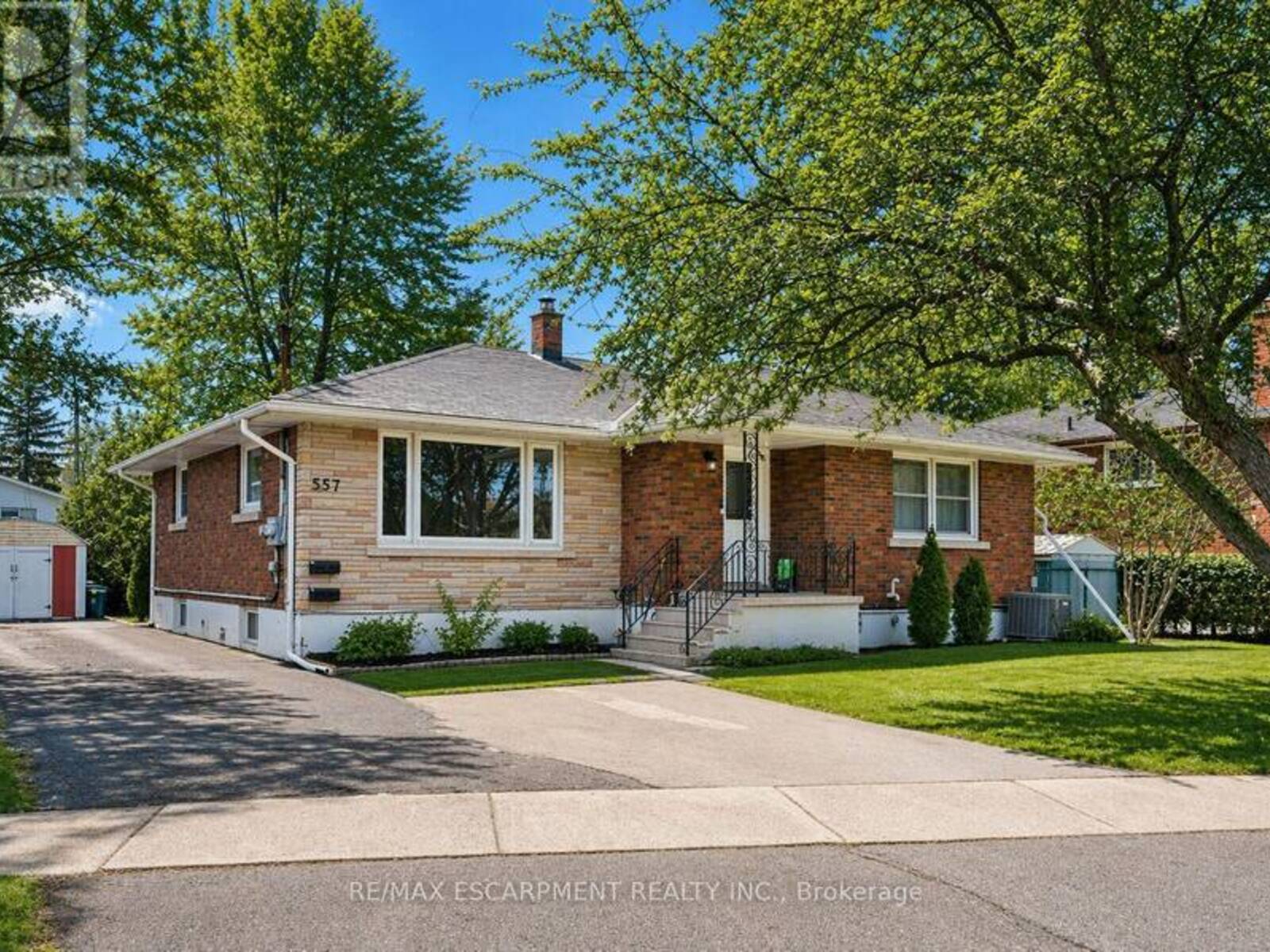 557 LAKE STREET, St. Catharines, Ontario L2N 4J1