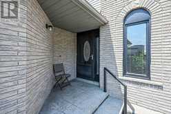 21 SPRINGGARDEN CRESCENT | Hamilton Ontario | Slide Image Three